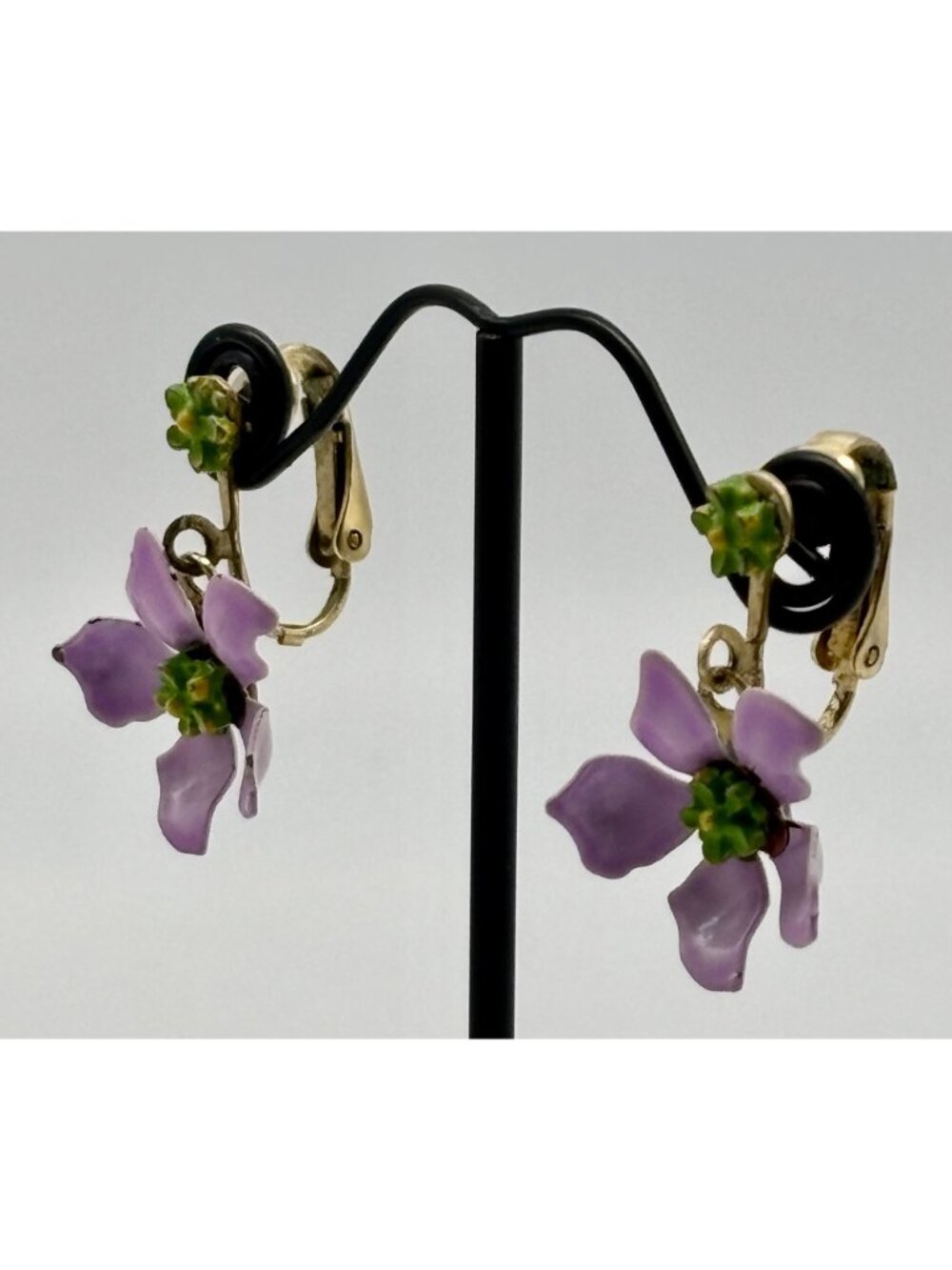 Vintage Enamel Flower Brooch And Clip-On Earrings Dimensional Flowers Pink Green - Picture 2 of 16